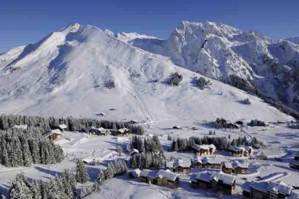 Appartement La Clusaz Avec Terrasse Sur Les Pistes De Ski Manigod Exterior photo